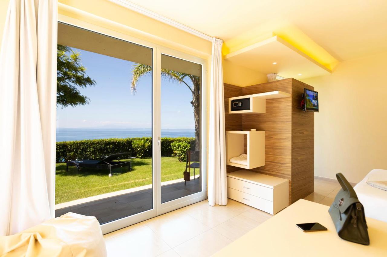 Blue Bay Resort Capo Vaticano Exterior photo