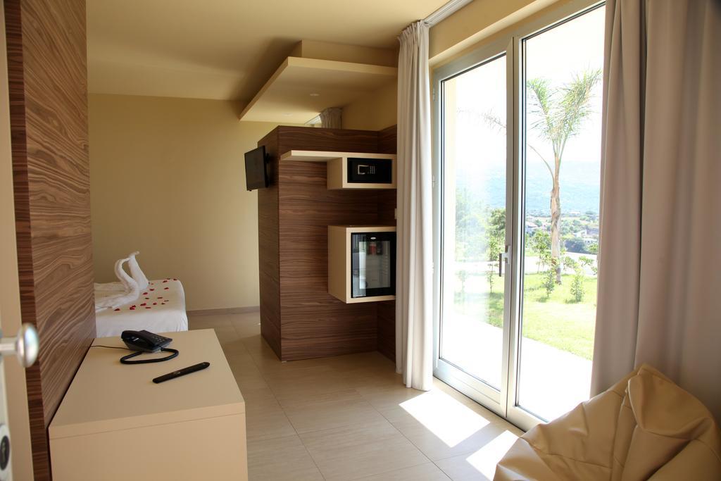 Blue Bay Resort Capo Vaticano Exterior photo